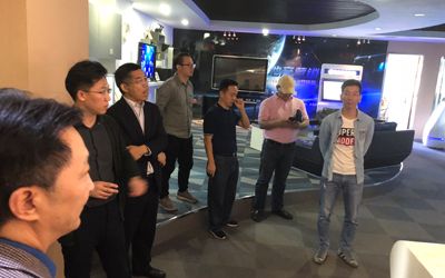 炫之風文化創意有限公司總經理邢海洲、副總經理何吉祥進行熱情接待